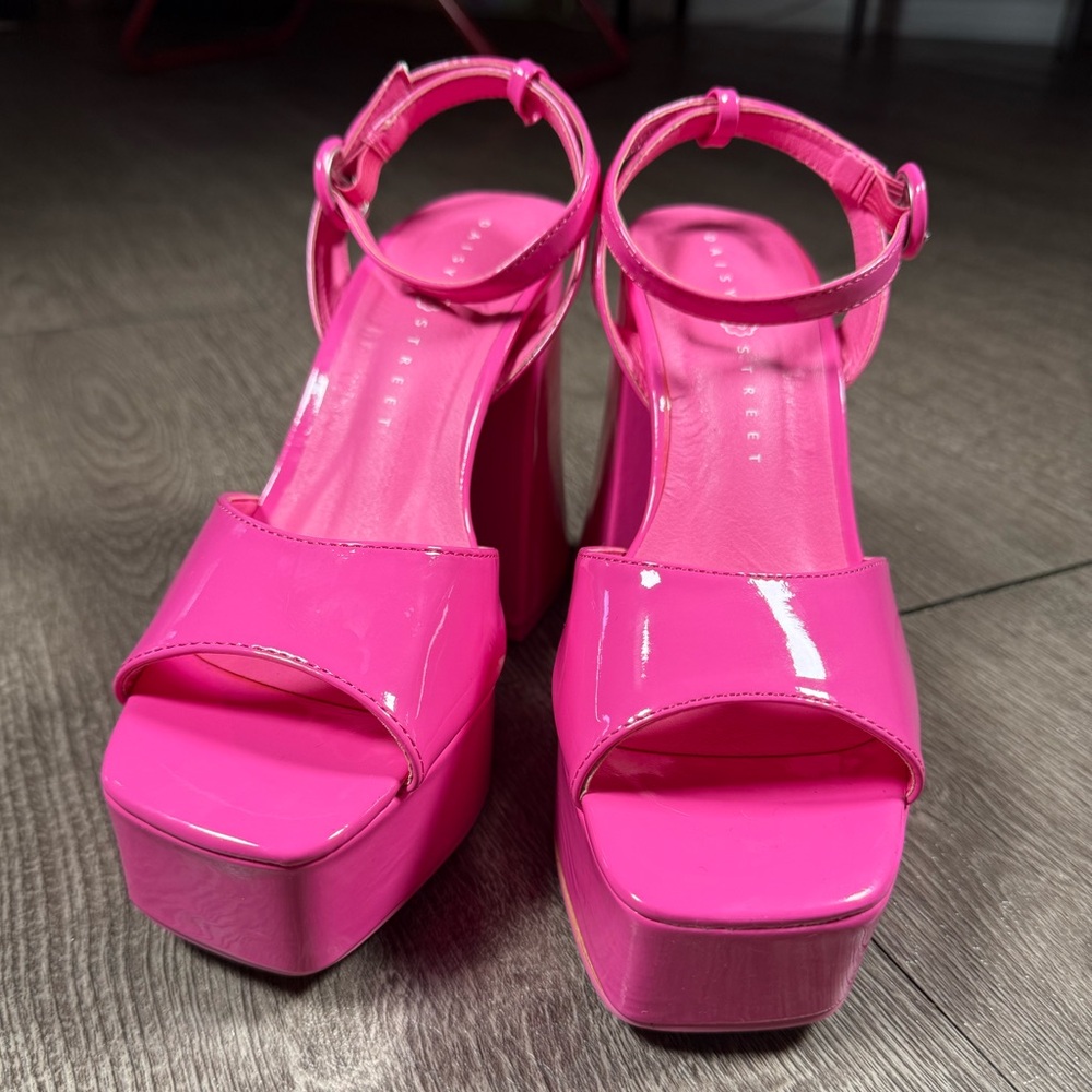 Hot Pink Block Heel Patent Leather Platforms - Picture 5 of 5